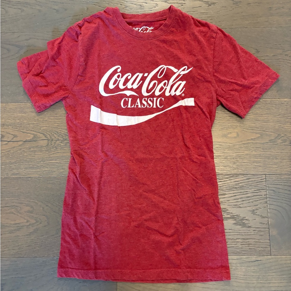 Coca Cola red T- shirt sz small perfect for teenager new